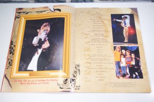 HIStory World Tour - Limited Edition Souvenir Program (09)